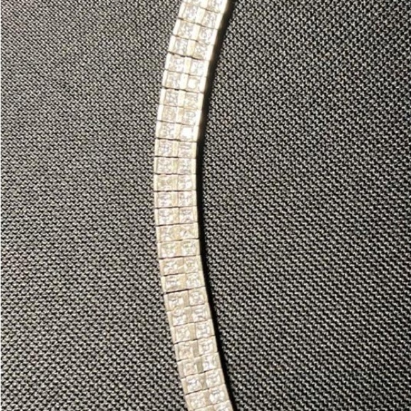 Elegant Silver Bracelet - Picture 1 of 3